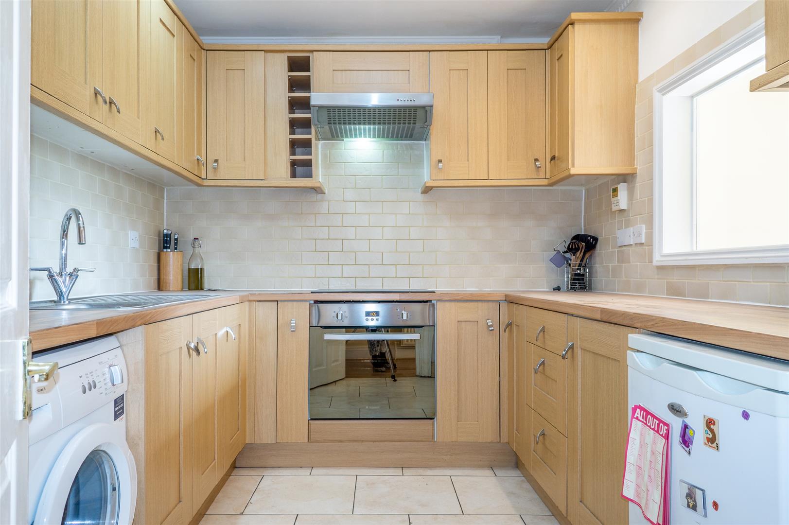 3 bed property in Elgin Avenue, Maida Vale